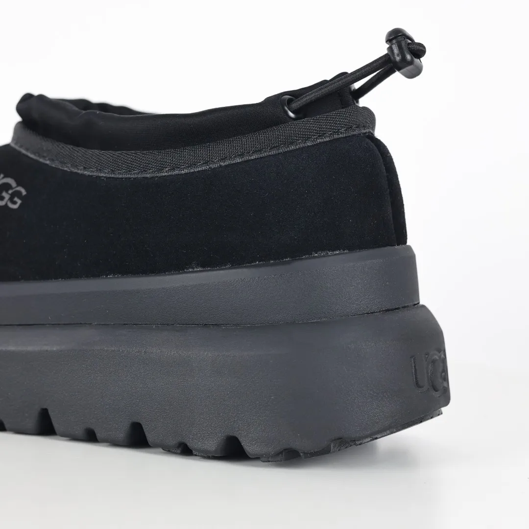 Pick up locally 💰620 Core recommendation, good price Cashmere insoles are a very suitable choice for keeping warm in winter and at home. In the new year, uug launched a series of styles, which are partial to the preferences of young consumers and have also moved to the forefront of fashion trends. Shoe body material Water-repellent coated suede upper 17mm UGGPURE™ implanted wool insole Lightweight non-slip comfortable rubber outsole With brand LOGO Trademark Comes with a full set of packaging Size: 35 36 37 38 39 40 41 42 43 44